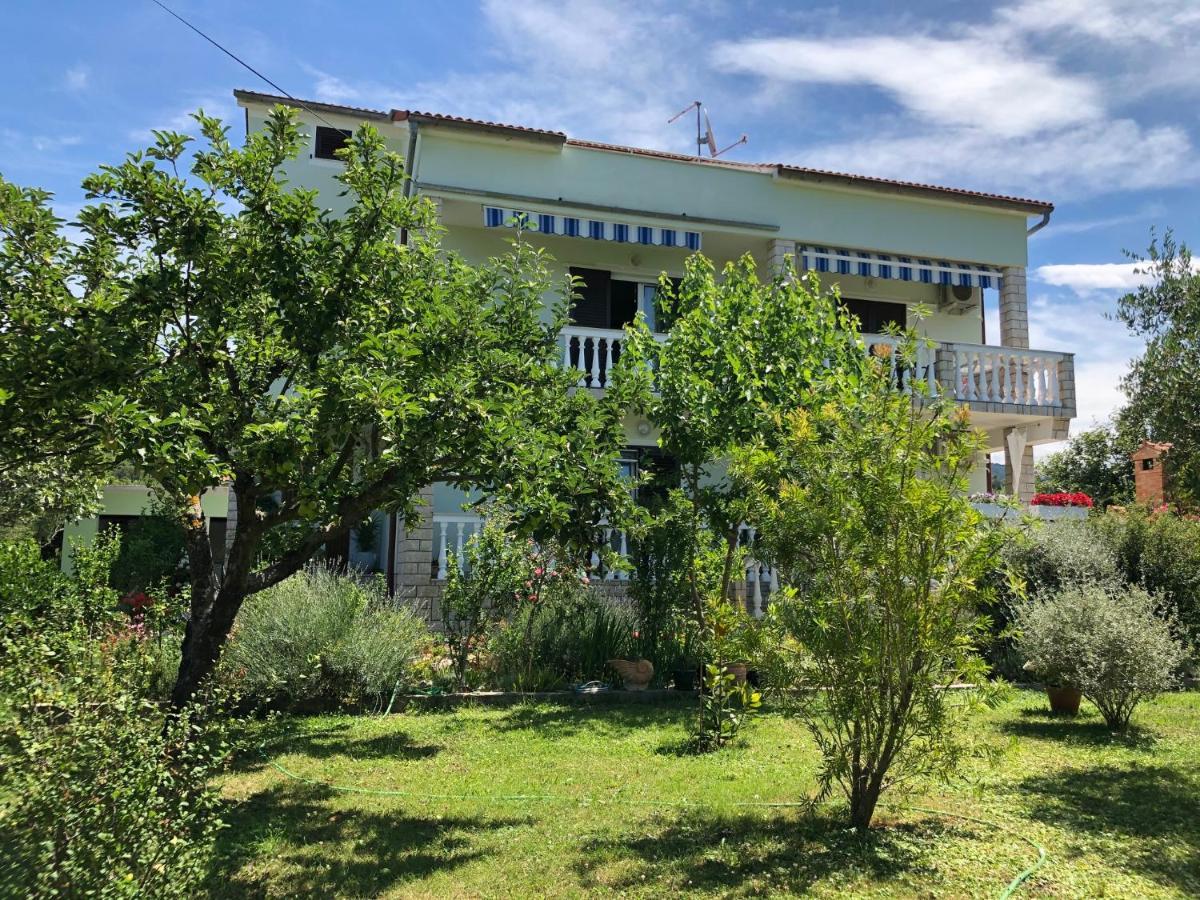 Apartments Muntidor Palit Exterior photo