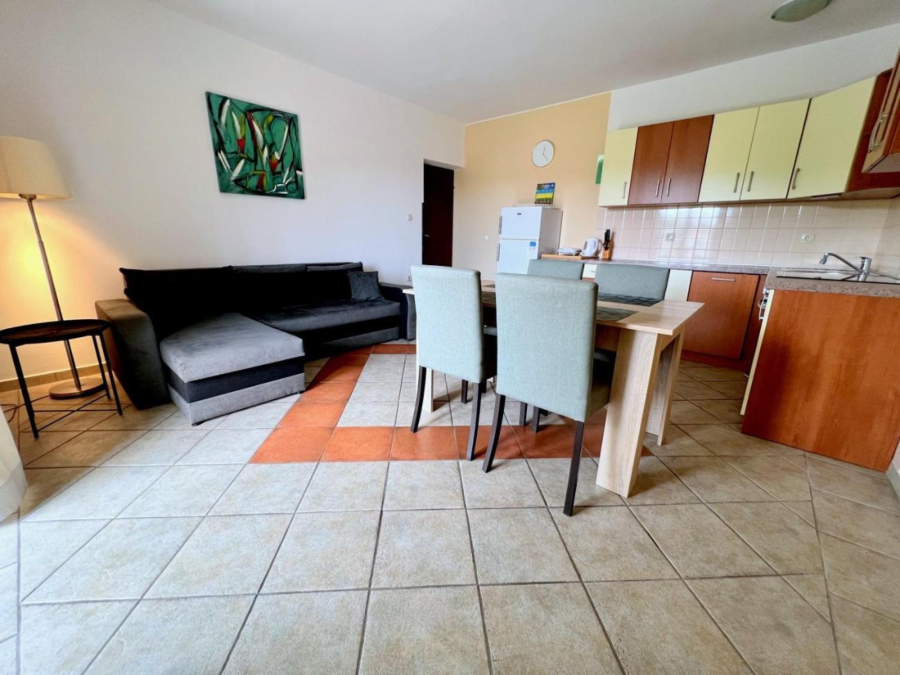 Apartments Muntidor Palit Room photo